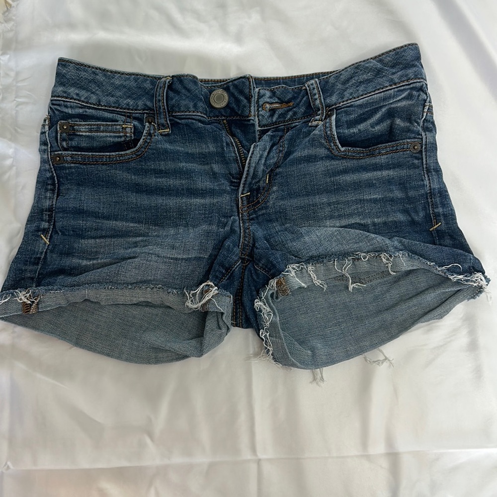Size 4 American eagle jean shorts medium wash